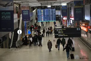 (Nie)zwykły weekend na lotnisku w Krakowie. W skrócie: rozbój, oszustwo i awantura w samolocie!