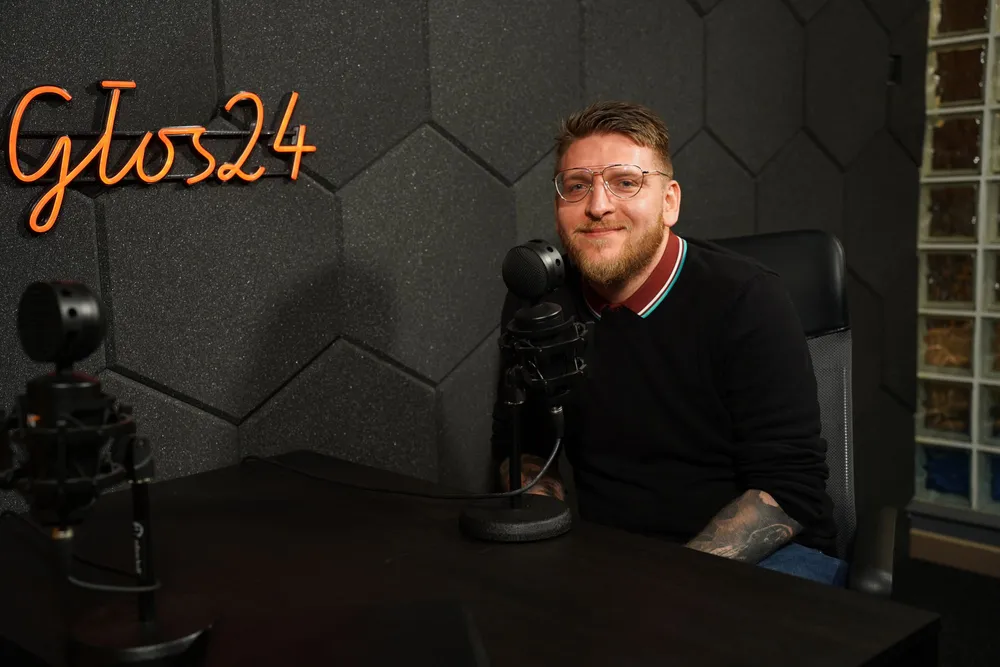 „To nie są protesty dla krzyku”. Szymon Kawa w „Ósmej za siedem” o strajkach, politycznych rozczarowaniach i przyszłości Razem