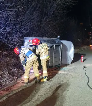 Pogoda nie pomaga na Podhalu. Są ranni w wypadku dwóch osobówek