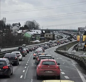 Powroty po świętach sparaliżowały Zakopiankę. Kierowcy utknęli w długich korkach