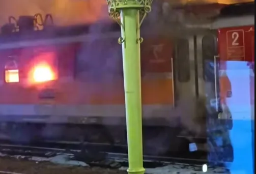 Pociągi omijały Nowy Sącz. Płonął skład POLREGIO