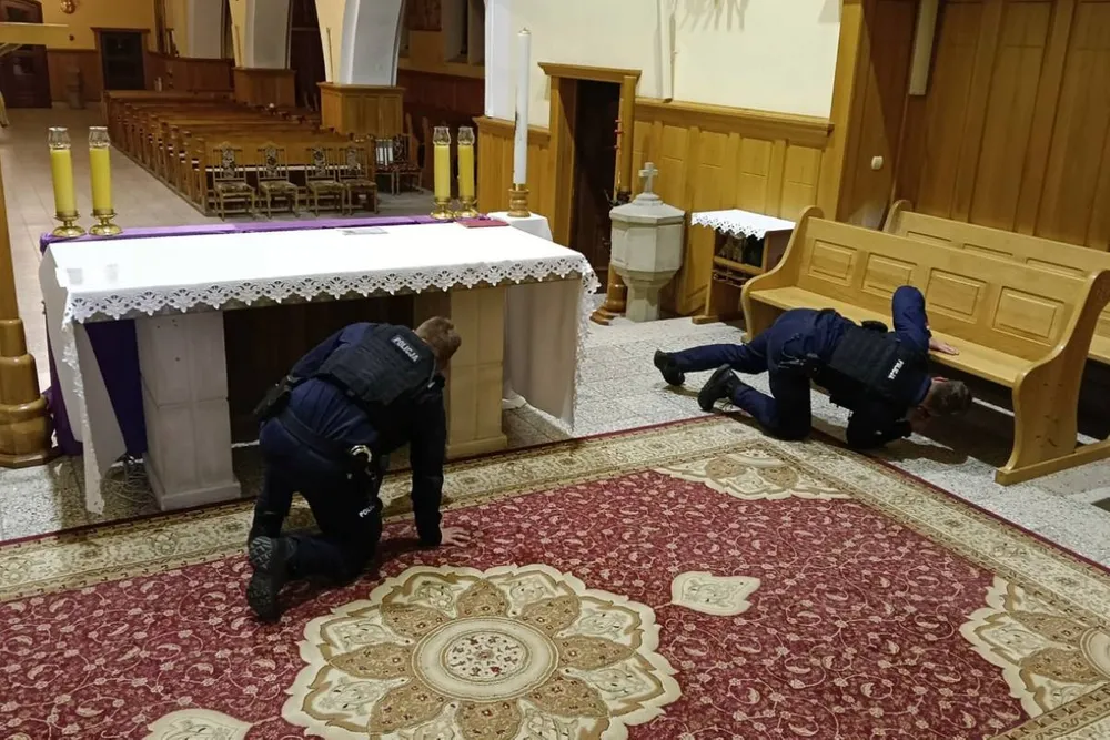 Fałszywy alarm bombowy w kościele w Tenczynie. Zatrzymano mężczyznę spod Myślenic