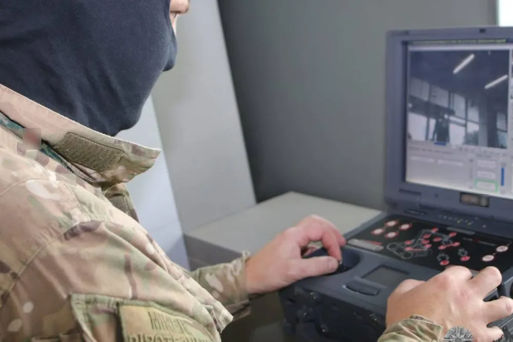 Porzucony bagaż przy lotnisku w Krakowie. Na miejscu pirotechnicy