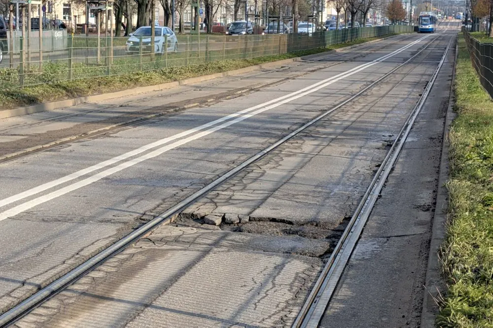 "Trasę można nazwać dziurpasem". Radny Krakowa o jednej z głównych ulic miasta