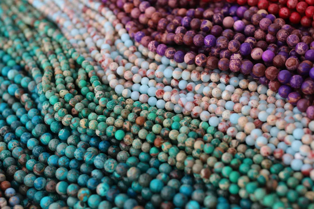 Koraliki z kamieni naturalnych – które wybrać wybrać do biżuterii handmade?