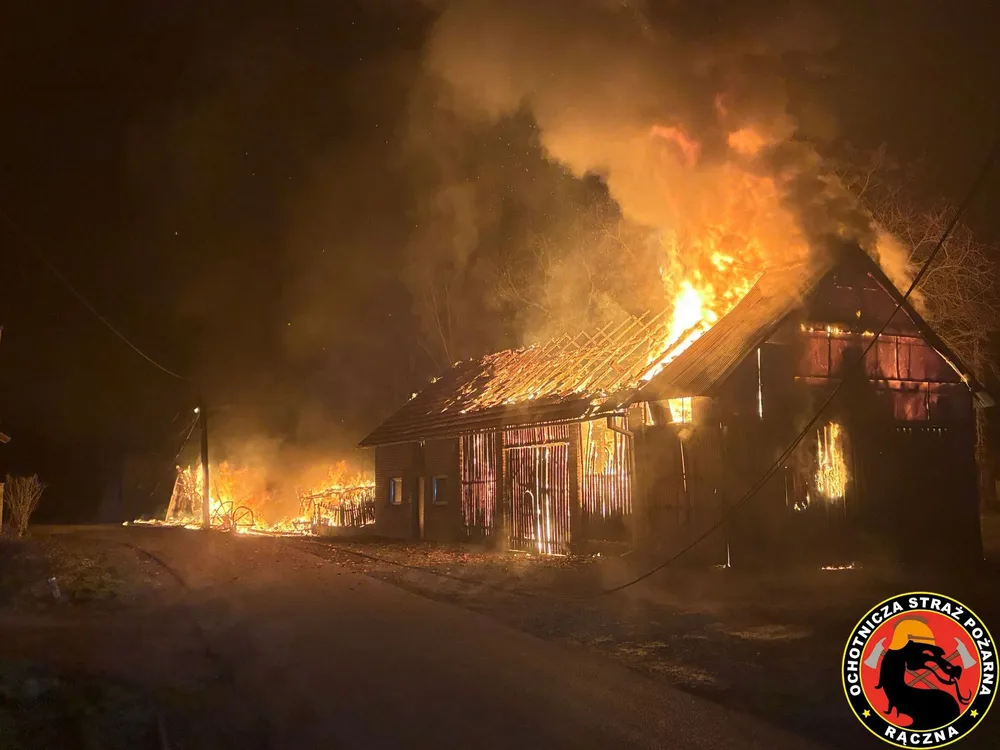 W środku nocy rozpoczął się dramat. Ogromny pożar pod Krakowem [FOTO]