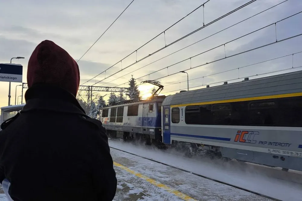 Kobieta potrącona przez pociąg w Krakowie! Na miejscu działają służby