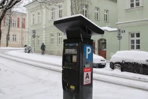 Zima zaskoczyła... parkometry. Liczne awarie w Krakowie