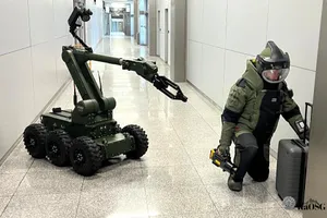 Akcja służb na lotnisku w Krakowie. Portugalczyk twierdził, że ma przy sobie bombę