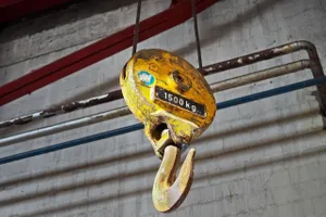 35-latek przygnieciony przez element maszyny. Dramatyczna akcja w Tarnowie