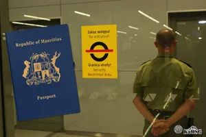 Akcja służb na lotnisku w Krakowie. Zatrzymano obywatela Mauritiusu