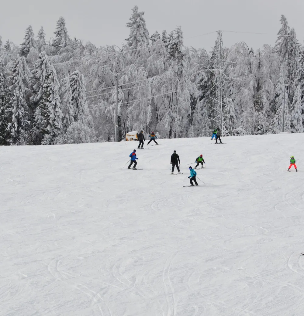 Koszmarny poranek na stoku w Krynicy-Zdroju. Interweniował śmigłowiec LPR