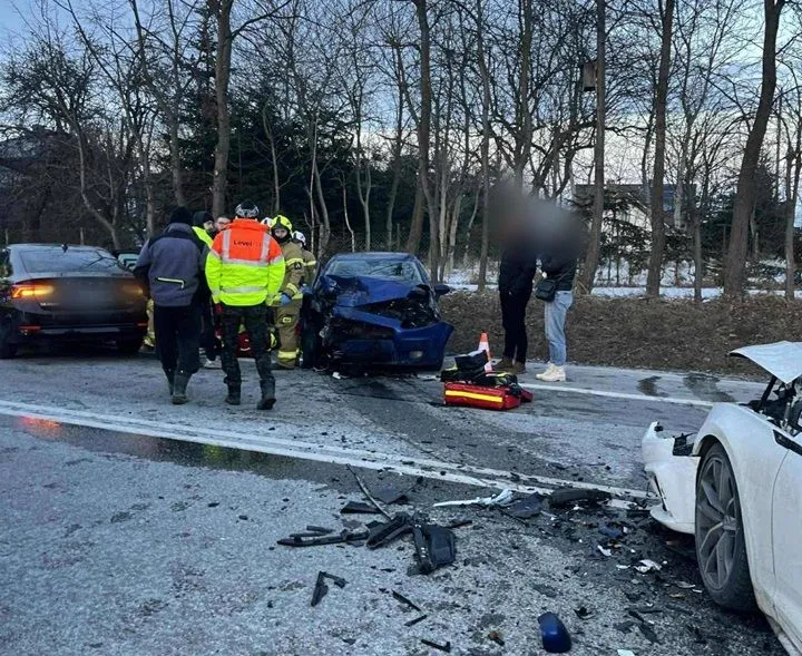 Poważny wypadek pod Krakowem. Są poszkodowani, na miejscu lądował śmigłowiec LPR