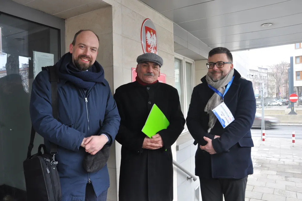 Ataki na zbierających podpisy pod referendum. Jest apel do prezydenta