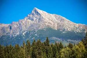 [11.02.2026] Niebezpieczny wiatr w górach i gwałtowne ocieplenie. Prognoza pogody na środę dla Małopolski
