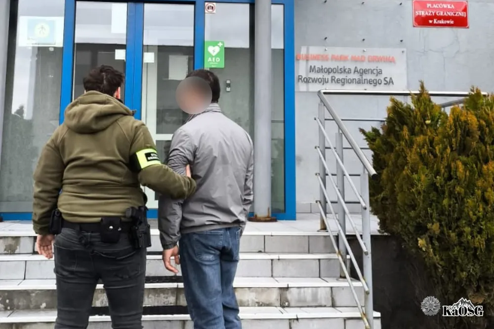 Dwóch cudzoziemców zatrzymanych w Krakowie. W naszym kraju przebywali nielegalnie