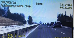 O krok od tragedii na Zakopiance. Motocyklista pędził... 215 km/h