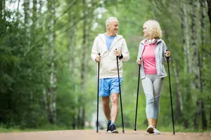 Nordic walking. Jak zacząć, trenować i czerpać radość z ruchu