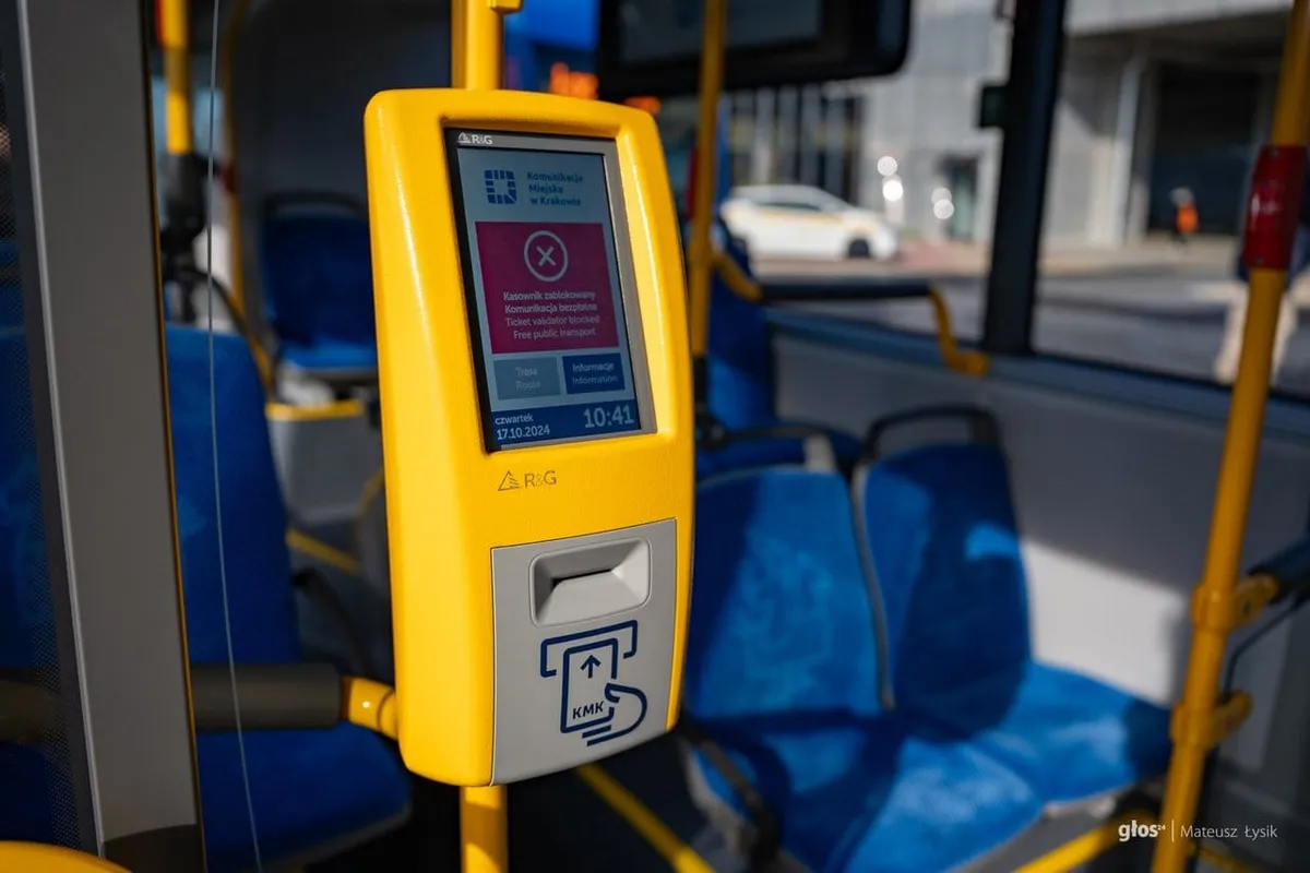 Wpadł przez brak biletu i papierosa. Interwencja straży miejskiej w Krakowie