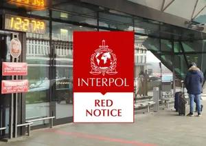 Groźny przestępca zatrzymany na lotnisku w Krakowie. Był poszukiwany przez Interpol