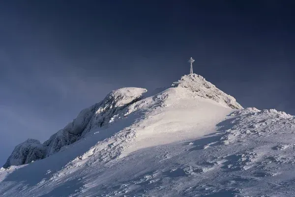 Trudna akcja ratunkowa na Giewoncie. Pijany turysta był nieprzytomny