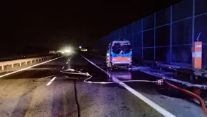 Dramat na autostradzie. Karetka z pacjentem stanęła w ogniu na A4.