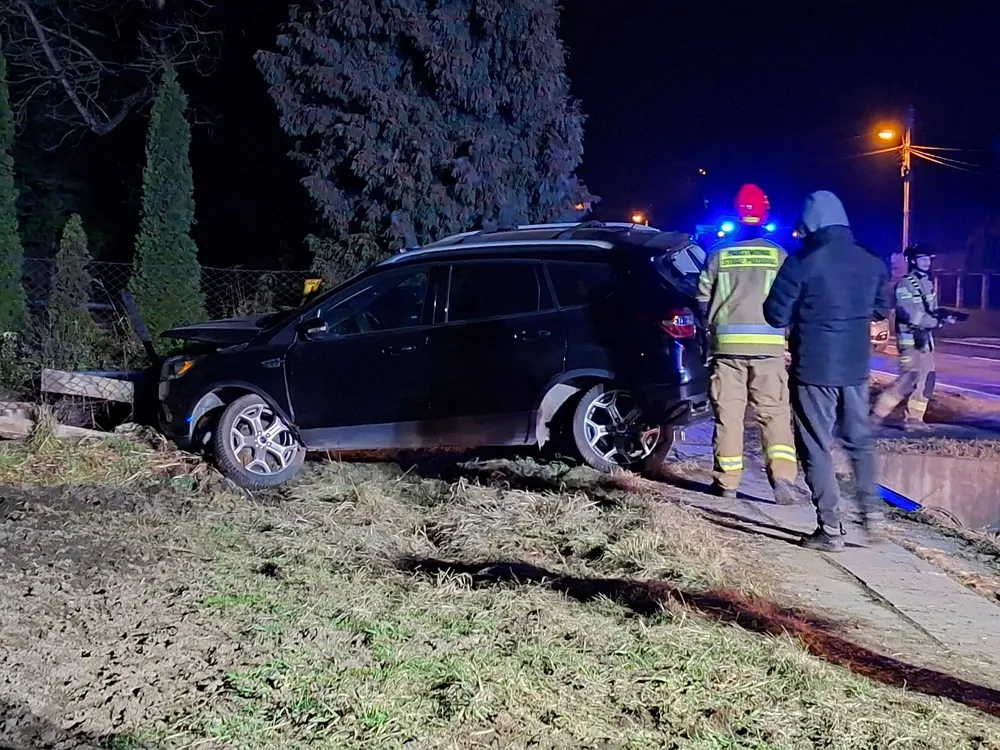 Poważny wypadek pod Krakowem. Trudna akcja ratunkowa strażaków
