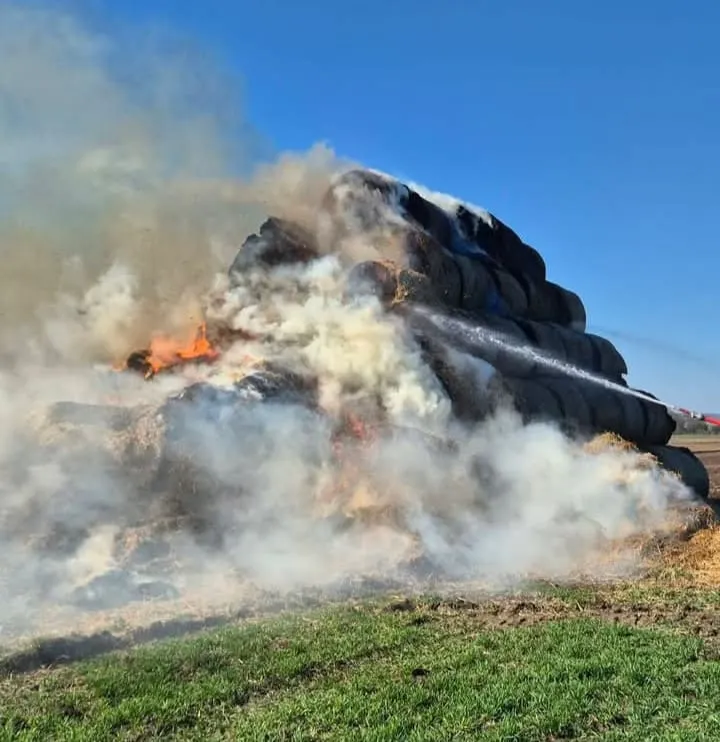 To w końcu skończy się tragedią. Dużo pożar słomy w Małopolsce