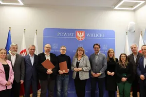 Powiat Wielicki przygotowuje kolejne inwestycje drogowe. Powstaną projekty przebudowy dróg w Mietniowie i Sułkowie