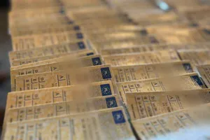 Wystawili fałszywe zaświadczenia na tysiące aut. Teraz grozi im nawet 10 lat