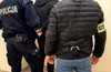 Porysował dziesięć aut na jednym parkingu. Przed policją ukrył się na strychu