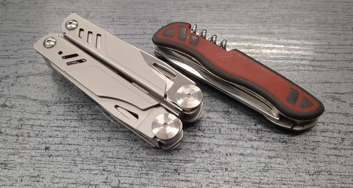 Scyzoryk i multitool znaleziona przy podejrzanym