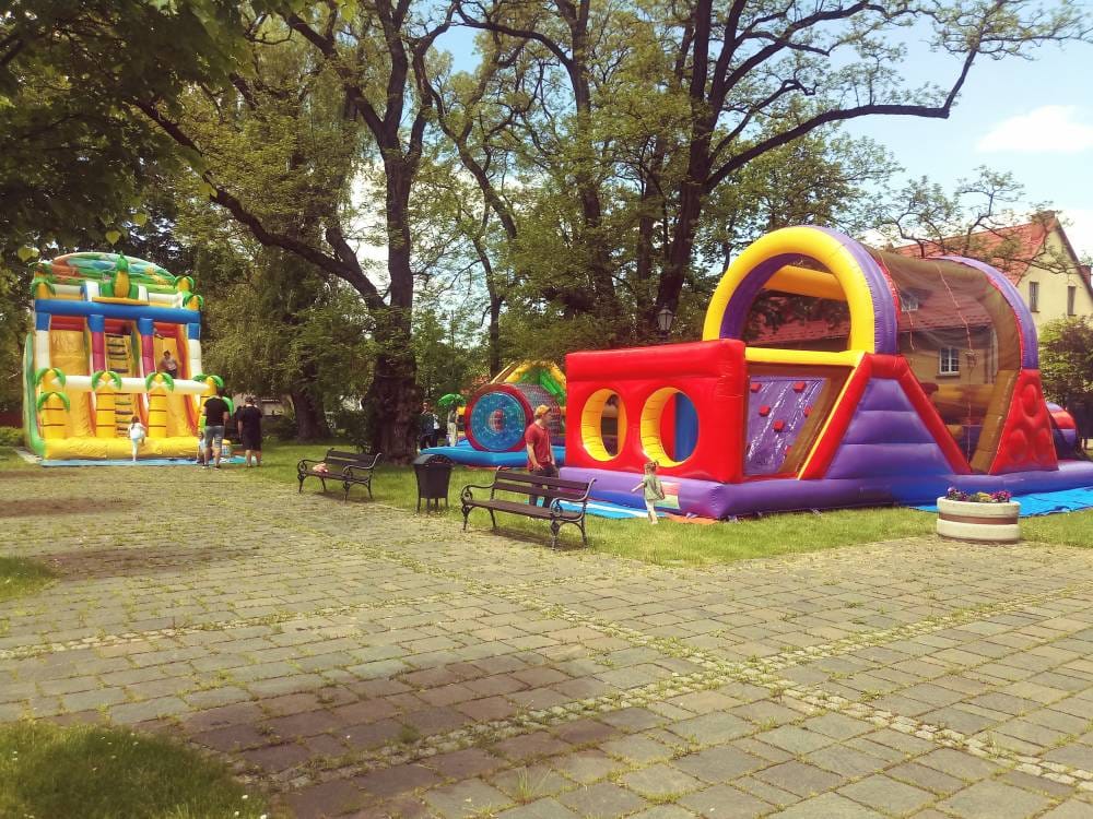 dmuchańce w parku