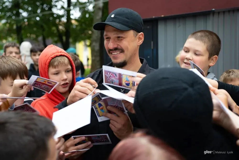 Kraków z nowym muralem. „Zegar słonecznikowy” Mikołaja Rejsa już 3 czerwca