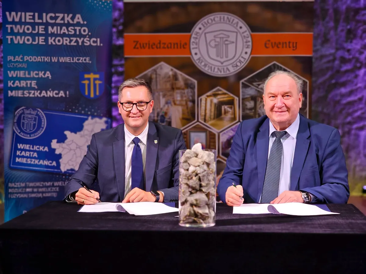 Od lewej: Rafał Ślęczka, burmistrz Wieliczki i Krzysztof Zięba, prezes zarządu Kopalni Soli Bochnia Sp. z o.o. 