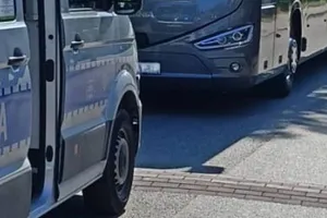 Miał po pijaku prowadzić autokar z dziećmi. Szokujące zatrzymanie w Brzesku