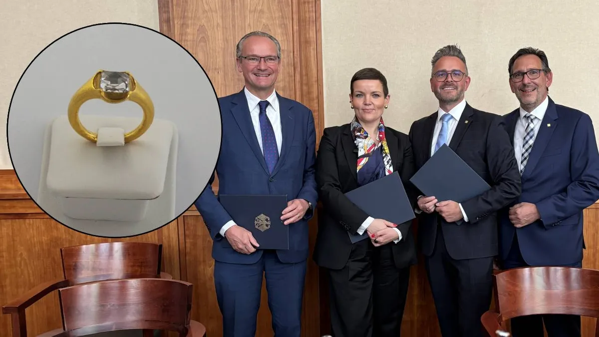 Pierścień Zygmunta Starego i podpisanie umowy o zwrocie zagrabionych skarbów