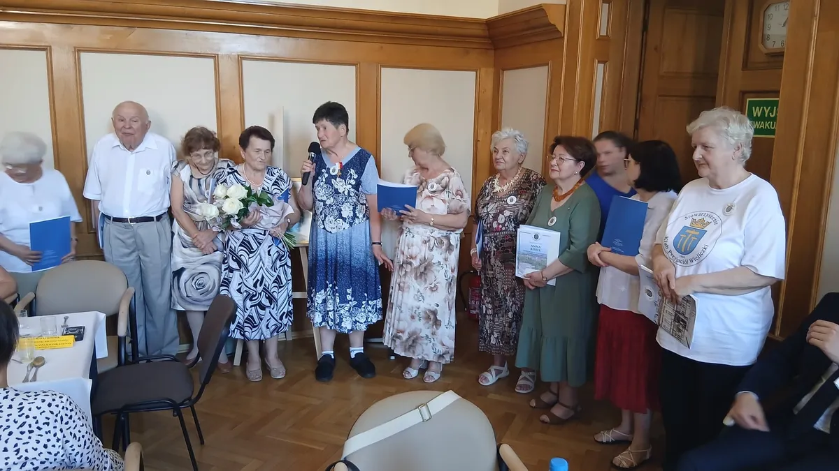 Jadwiga Duda wśród członków KPW