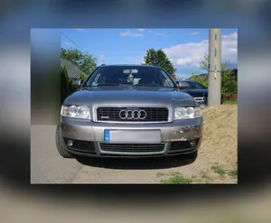 O krok od tragedii w Małopolsce. Pijany kierowca audi z dzieckiem rozbił się na posesji