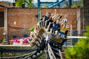 Pięć rollercoasterów w jeden dzień. Odważysz się? Park rozrywki rzuca wyzwanie