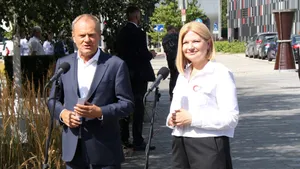 Tusk znów wchodzi do gry o Kraków. Czy Piątkowskiej pomoże jak Miszalskiemu?