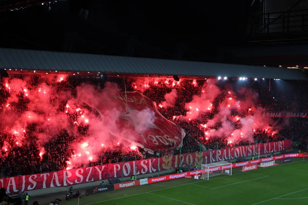 Ważne zwycięstwo, trwająca stagnacja i odpoczynek. Za nami weekend w Ekstraklasie