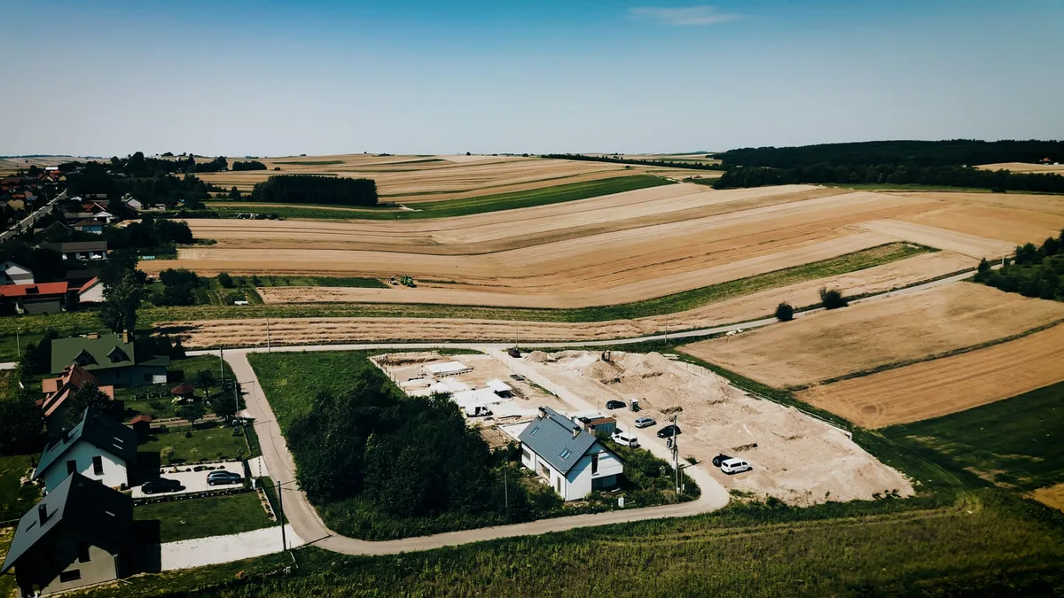 Wmurowanie kamienia węgielnego pod inwestycję KZN SIM Ziemia Krakowska w Wielmoży