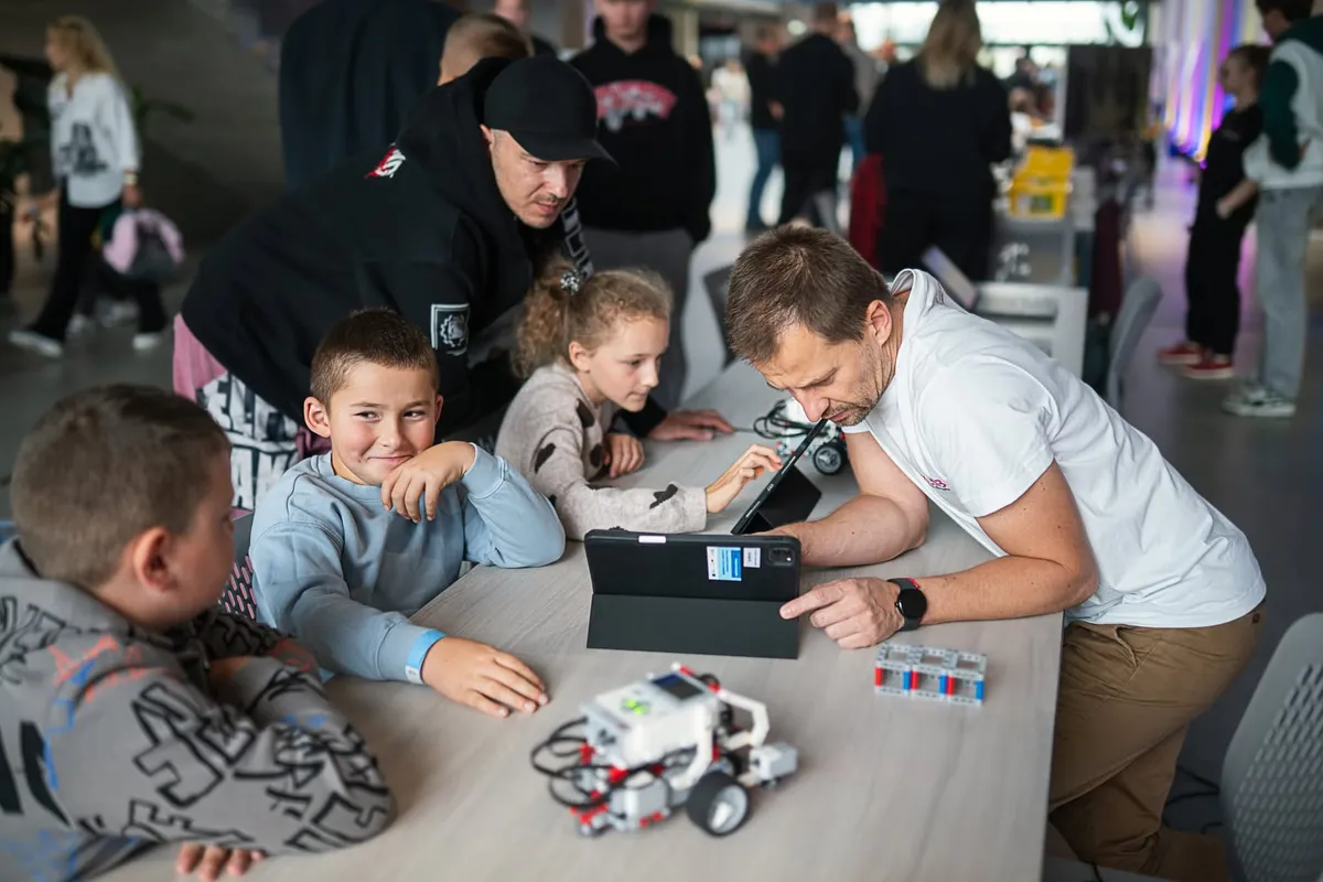 Wyjątkowy czas dla młodych. Dwa duże wydarzenia od Horyzont360 i Fab Lab