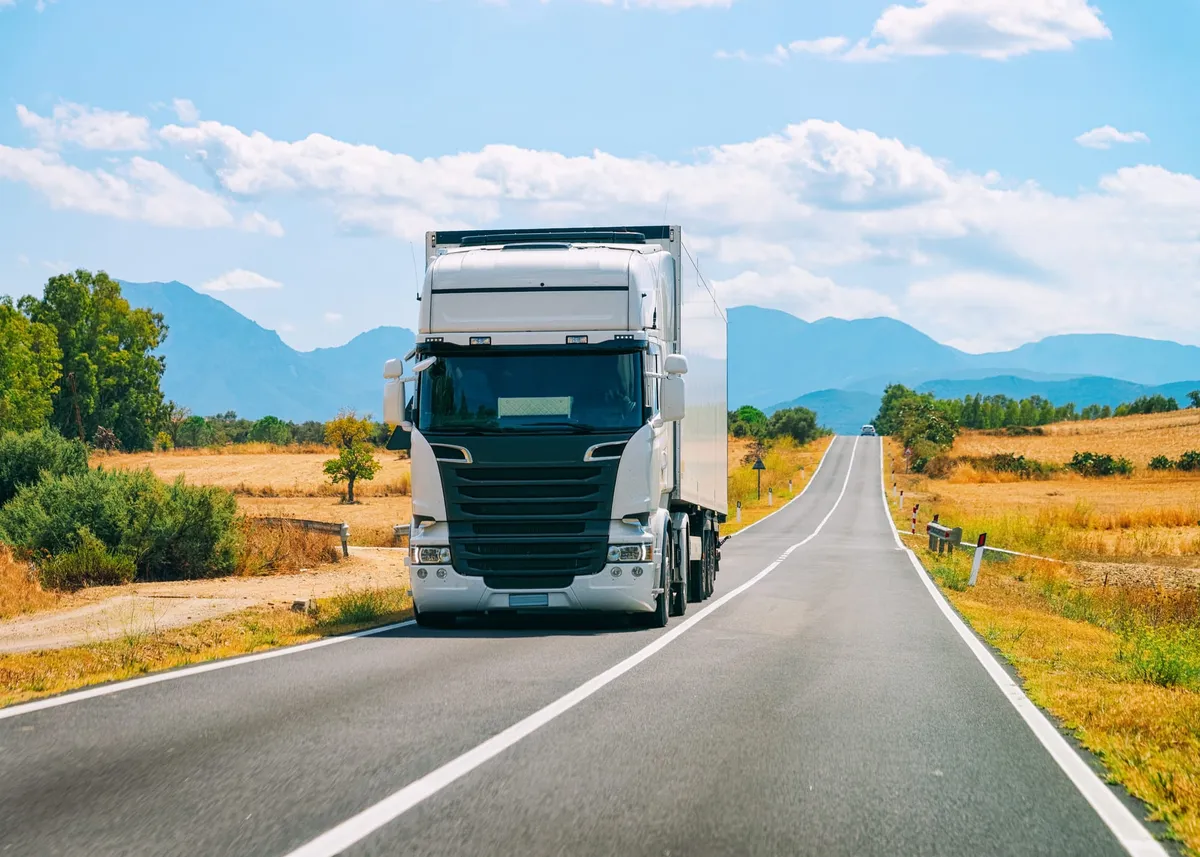 Jak przygotować firmę transportową do pierwszych przewozów międzynarodowych?