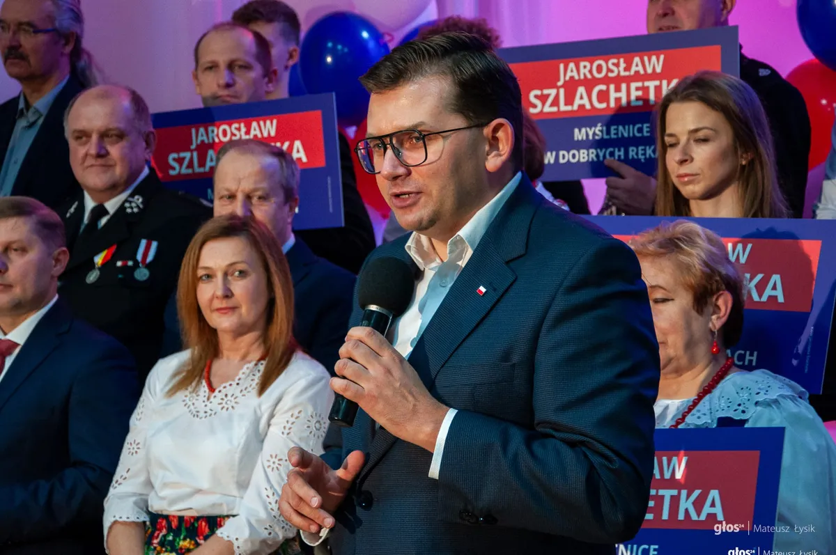 Poseł Łukasz Kmita na spotkaniu wyborczym Jarosława Szlachetki w 2024 roku