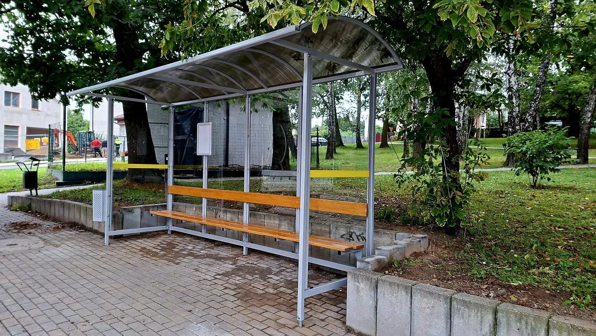 Nowa wiata przystankowa w Wieliczce