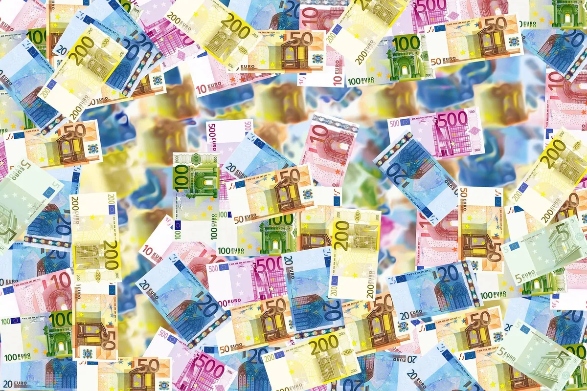 Spread walutowy – co to jest i dlaczego ma znaczenie dla naszego portfela?