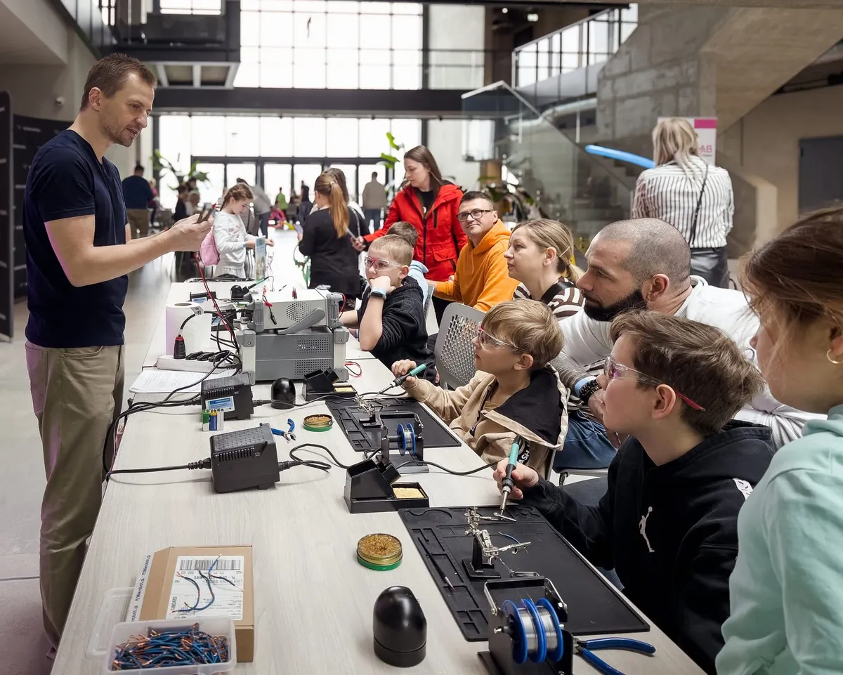 Takich targów jeszcze nie było w Nowym Sączu. Roboty, VR i druk 3D na wyciągnięcie ręki
