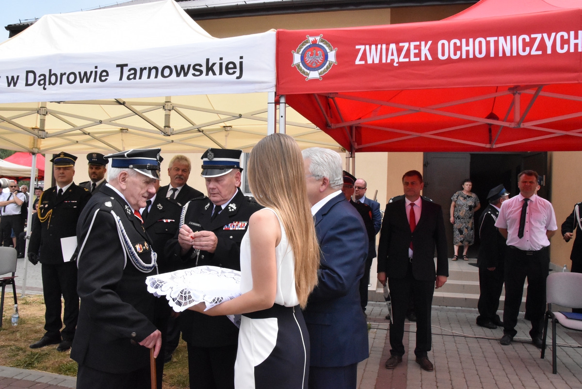 Dąbrowa T.: Sto lat na służbie